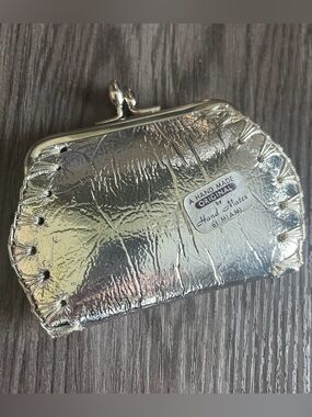 👜 Vintage 1950s Silver Metallic Lucite Coin Purse | Handmade Miami Kiss Lock MCM
